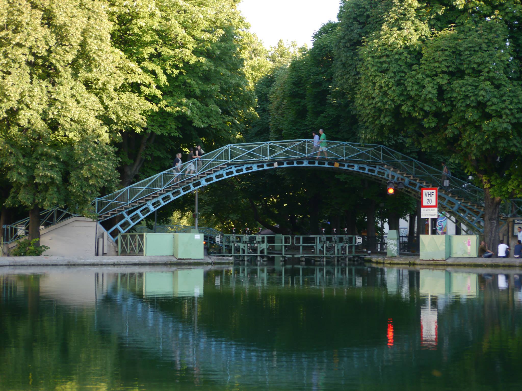 Canal  Saint Martin Paris  www.rentparis.com